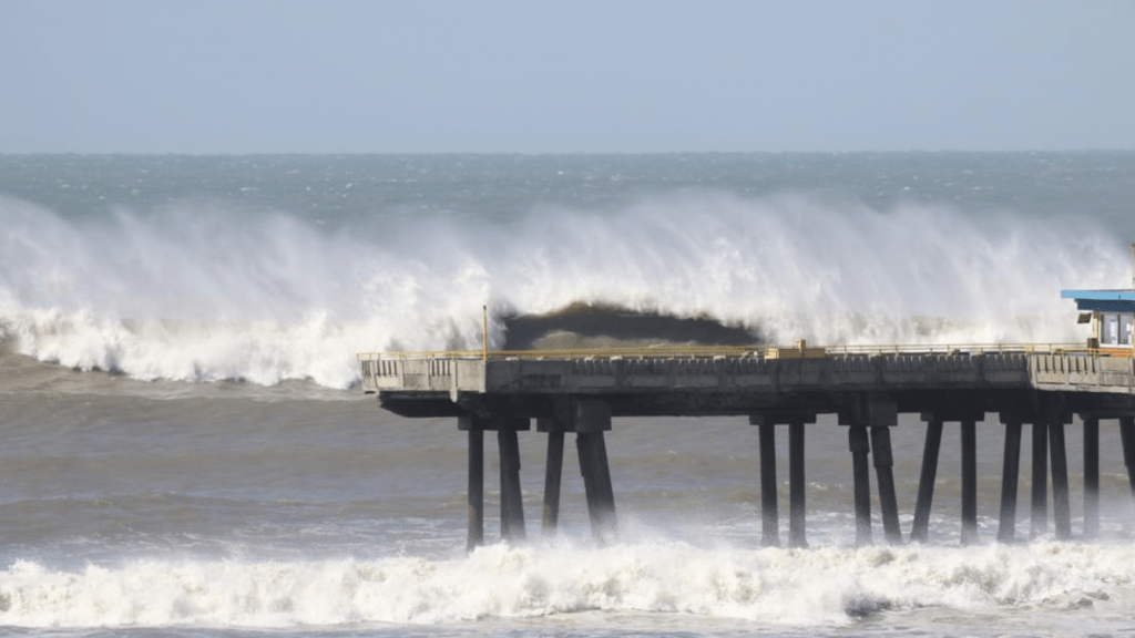 Impressionantes imagens da ressaca no Litoral Norte gaúcho