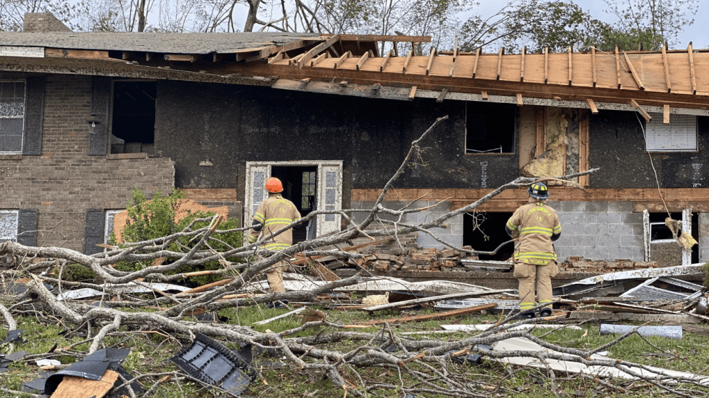 Tempestades severas e tornados deixam 21 mortos nos Estados Unidos