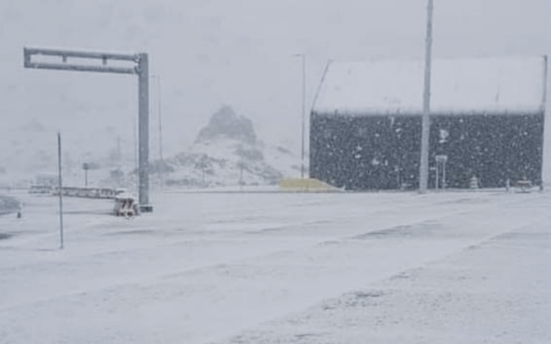 Ar frio que ruma pro Sul do Brasil traz nevada na Argentina