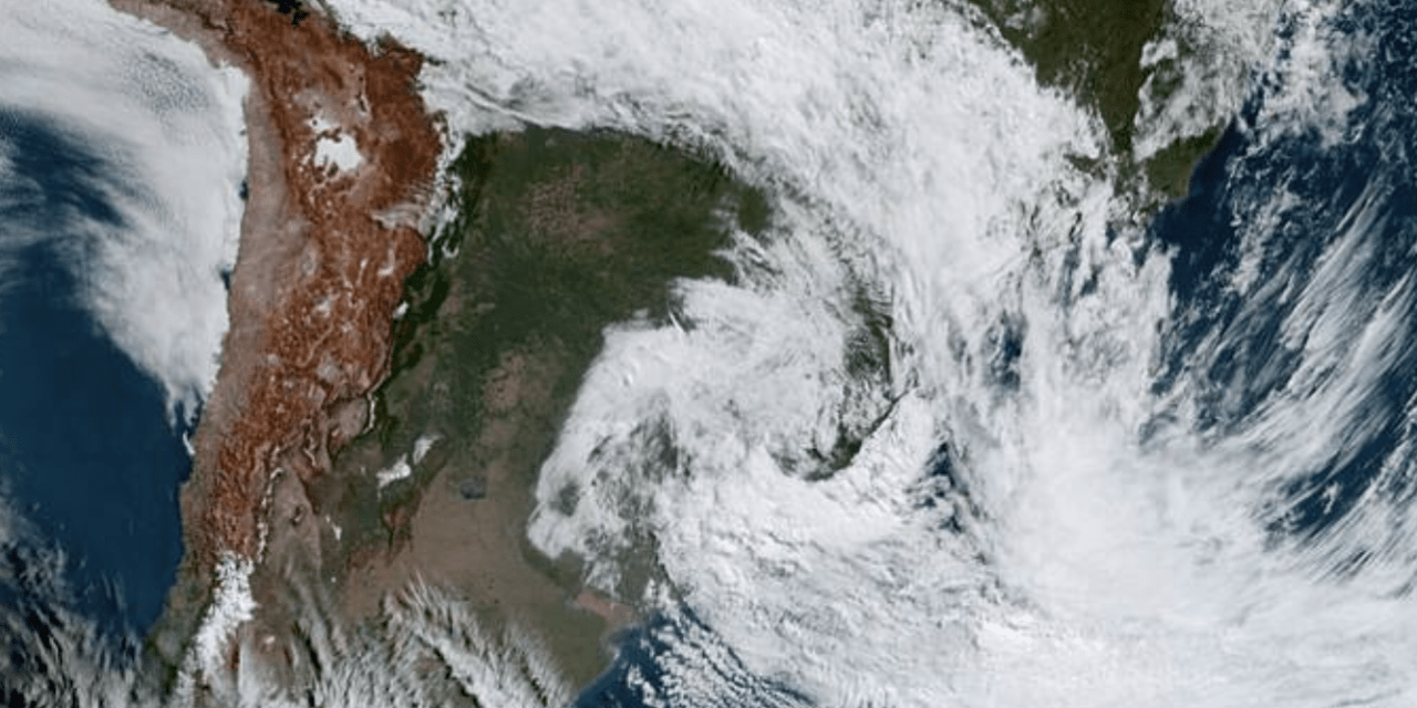 Ciclone traz vento acima de 80 km/h no Rio Grande do Sul