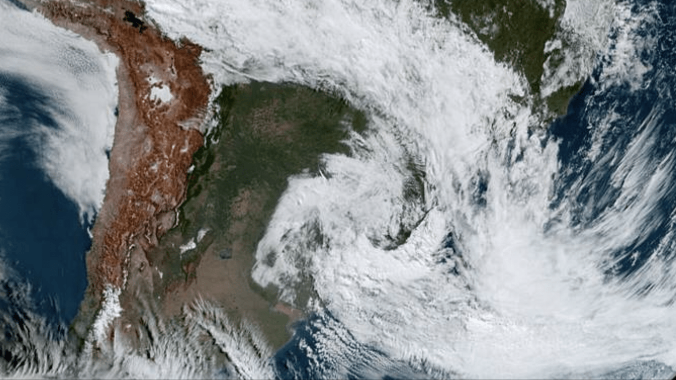 Ciclone traz vento acima de 80 km/h no Rio Grande do Sul