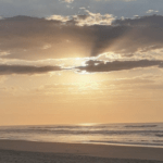 Dia de praia no sábado que marca o começo do inverno