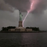 O incrível vídeo dos raios na cidade de Nova York