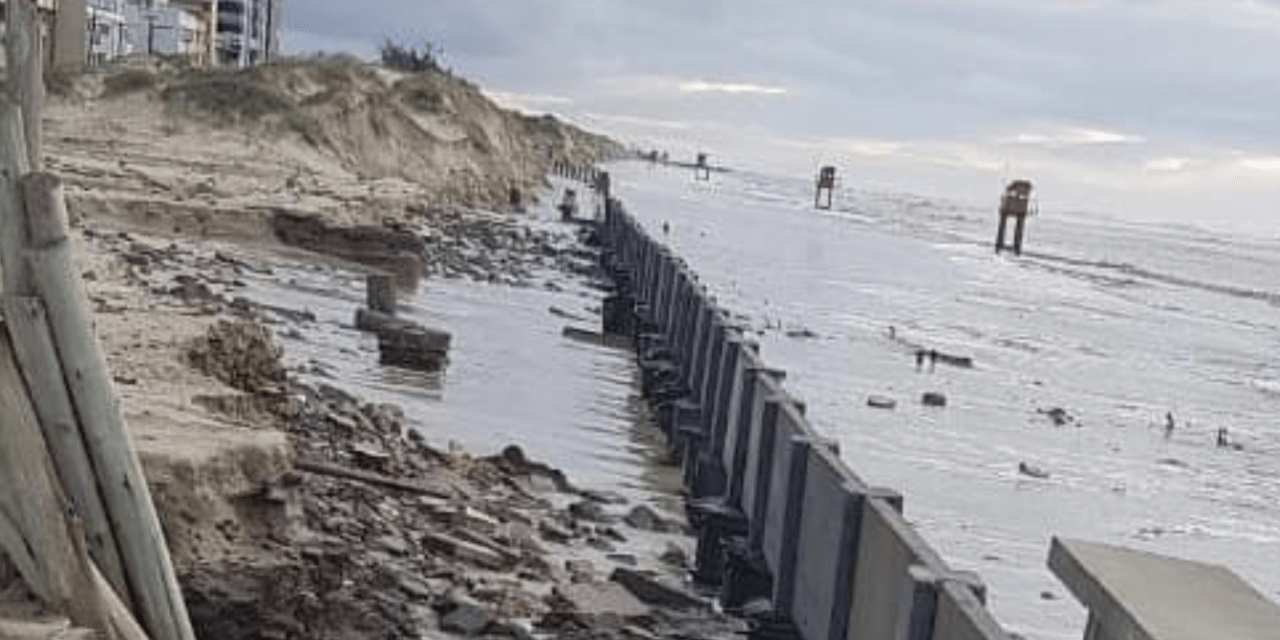 Ressaca do mar traz destruição no Litoral Norte gaúcho
