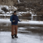 Julho de frio extremo no Sul da Argentina congela rio perto de Bariloche