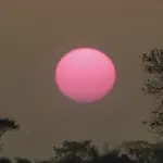 Fumaça muda aspecto do céu no Rio Grande do Sul