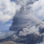 Grande erupção vulcânica na Indonésia