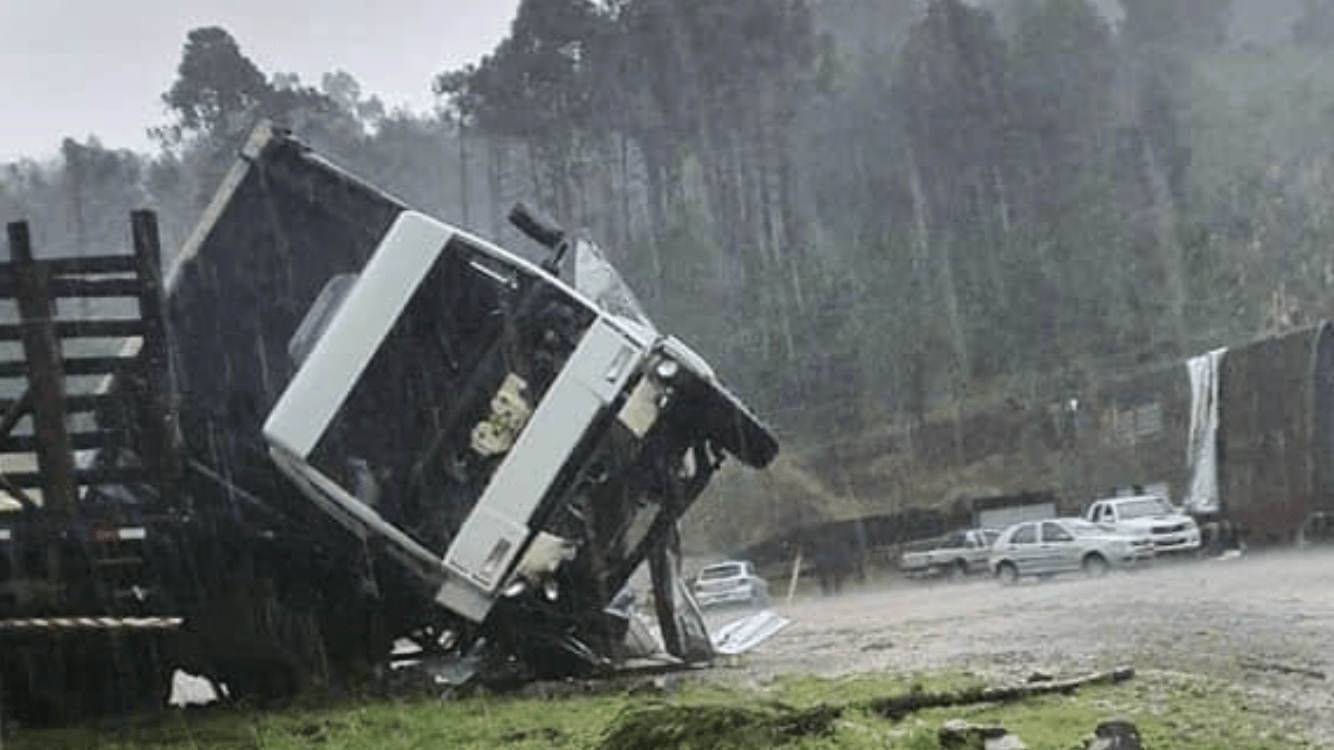 Tornados provocaram destruição em Santa Catarina – Análise, fotos e vídeos