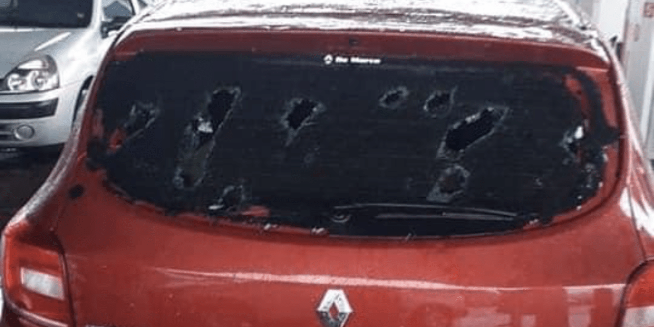 Granizo destrutivo destroça vidros de automóveis em SC