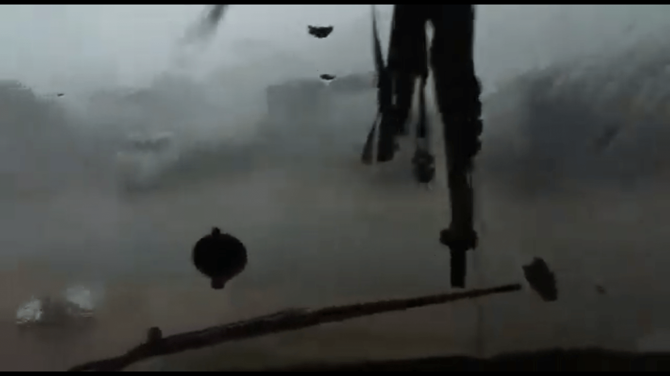 Raro video gravado dentro do tornado em Santa Catarina