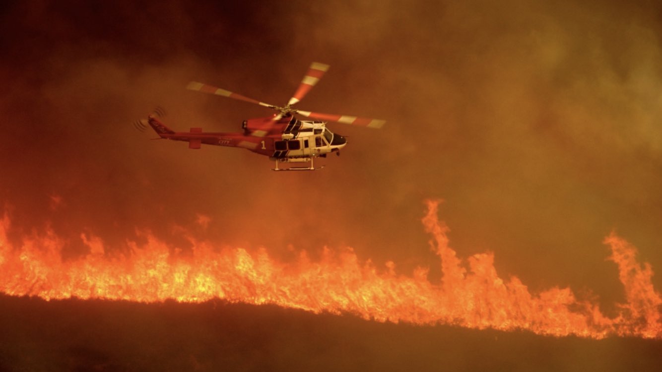 A Califórnia arde em fogo e calor sem precedentes