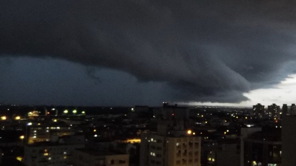 Há risco de tornados no Sul do Brasil neste fim de semana?