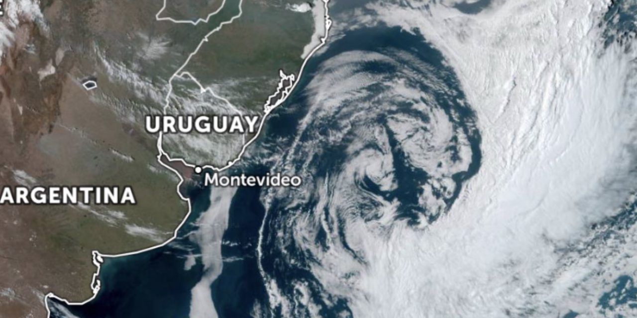 Grande ciclone (sem risco) a Leste do Rio Grande do Sul