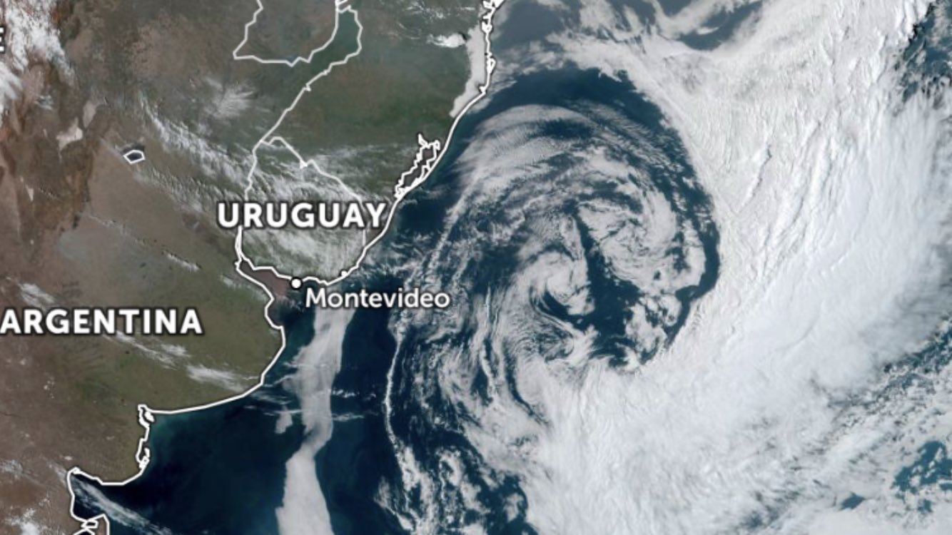 Grande ciclone (sem risco) a Leste do Rio Grande do Sul