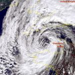 Ciclone bomba Alex destrói e deixa dezenas de desaparecidos