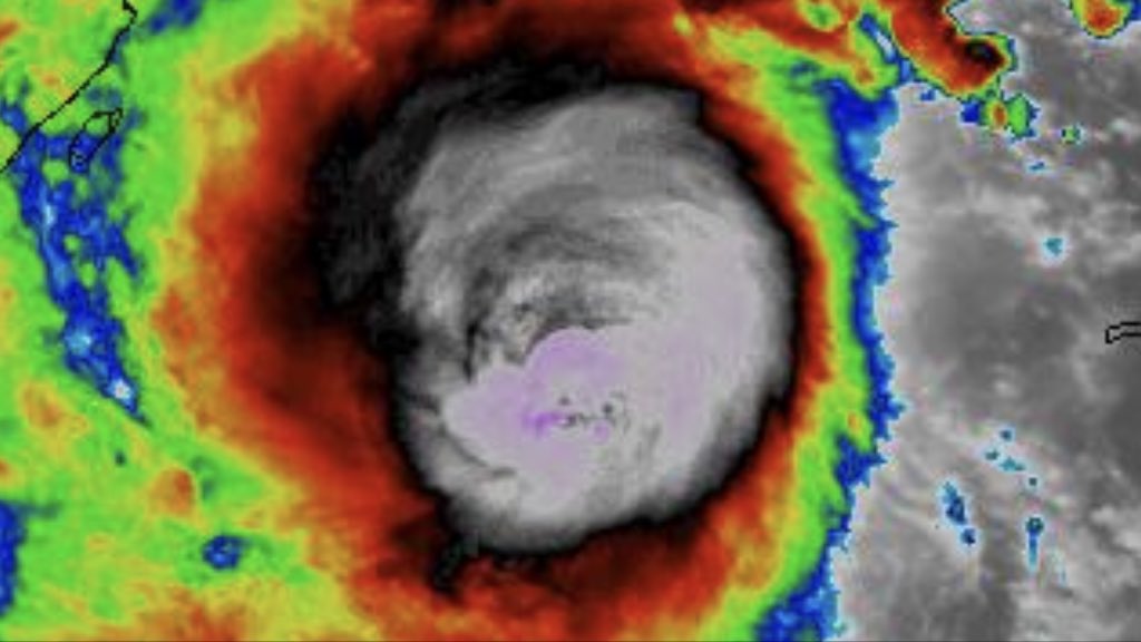 Violento furacão Delta atingirá região de Cancún