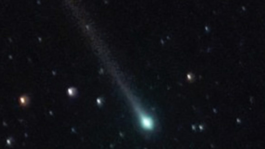 Cometa recém descoberto é fotografado do litoral gaúcho