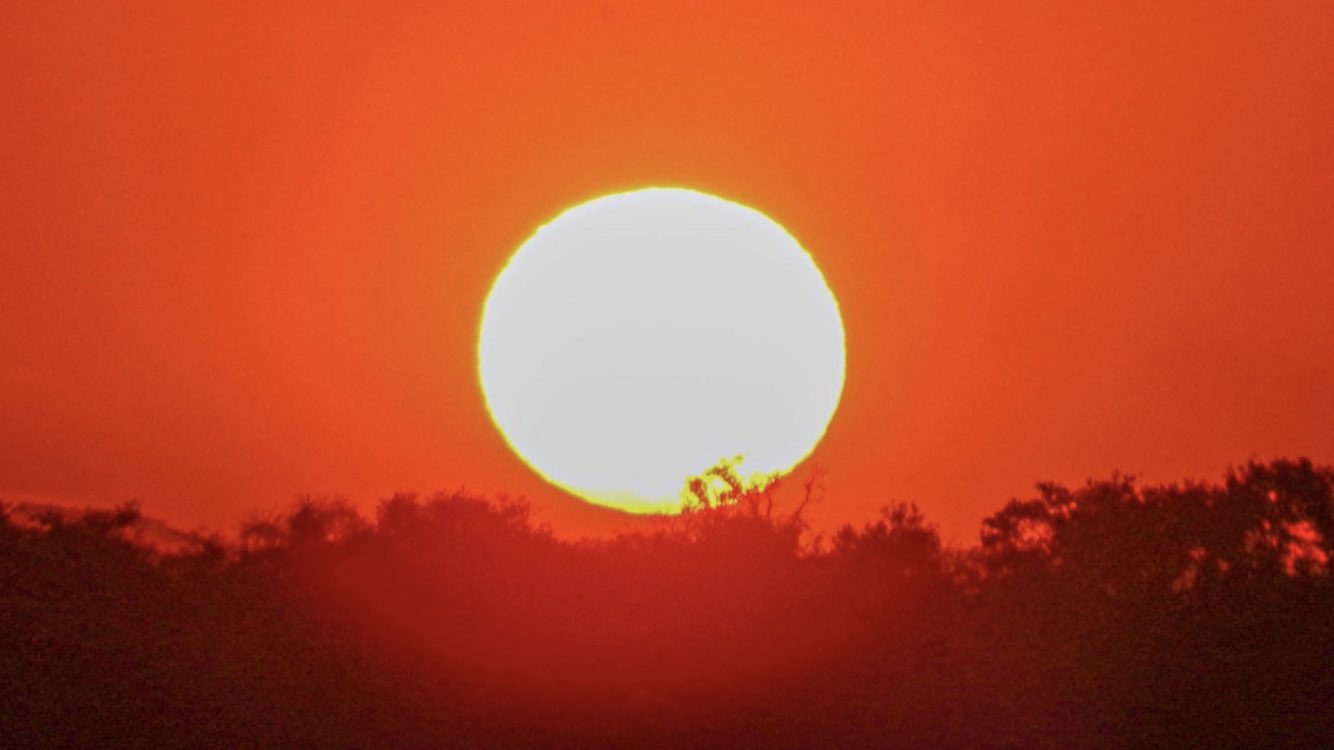 <span class="entry-title-primary">**ALERTA** Calor de até 40°C na Grande Porto Alegre e interior gaúcho</span> <h2 class="entry-subtitle">Primeira metade da semana será muito quente e pico do calor ocorre na quarta-feira </h2>
