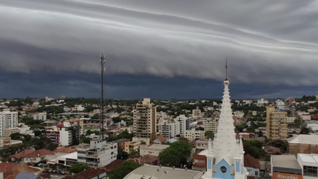 Temporais trazem danos e transtornos no Sul do Brasil