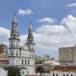 Quarta começa com sol e termina com temporais