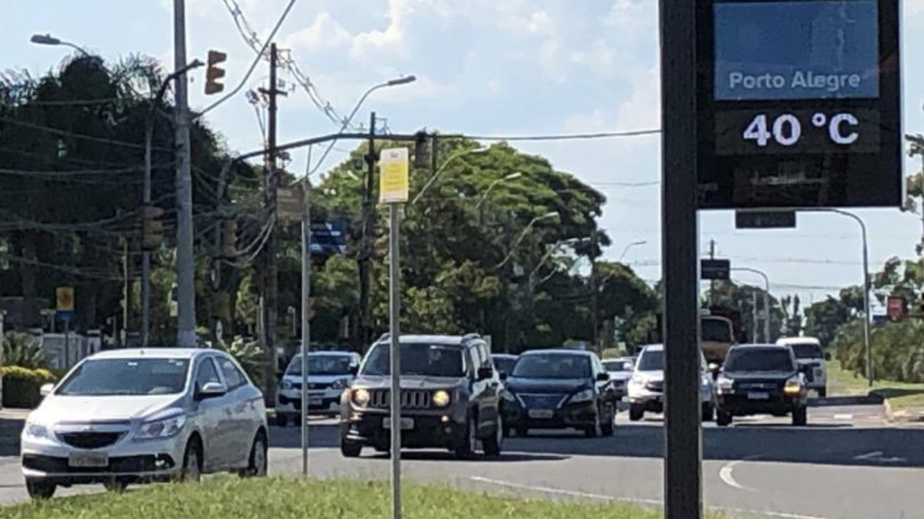 <span class="entry-title-primary">Rio Grande do Sul 40°C</span> <h2 class="entry-subtitle">Diversas regiões ficaram perto dos 40°C nesta sexta no Estado </h2>