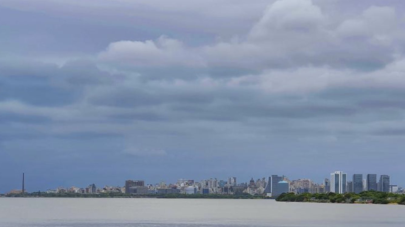 <span class="entry-title-primary">Previsão do tempo -Começo de semana instável e ameno em Porto Alegre</span> <h2 class="entry-subtitle">Capital gaúcha seguirá com muitas nuvens e temperatura abaixo do que é normal para dezembro </h2>