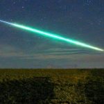 Bola de fogo cruza o céu do Brasil