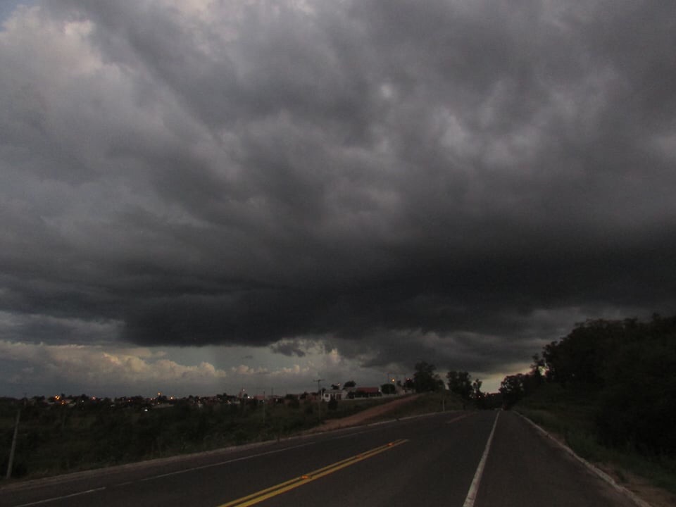 <span class="entry-title-primary">Veja a previsão do tempo para esta sexta-feira</span> <h2 class="entry-subtitle">Calor volta a trazer pancadas de chuva no Rio Grande do Sul hoje </h2>