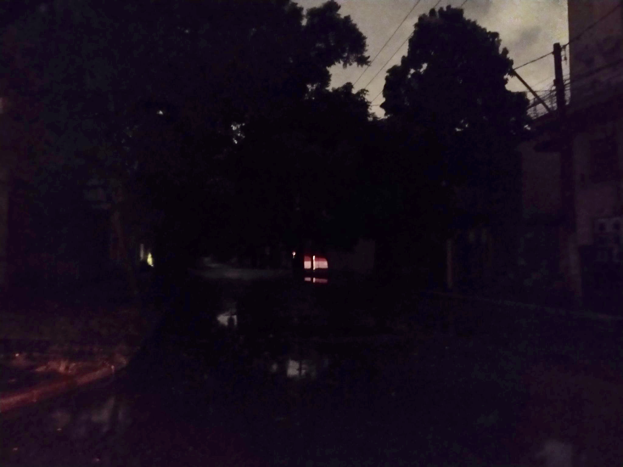 Terça começa com mais de um milhão de gaúchos sem luz Tempestades com vento forte atingiram a rede elétrica da CEEEE
