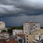Risco de chuva forte e temporais segue nesta quinta-feira