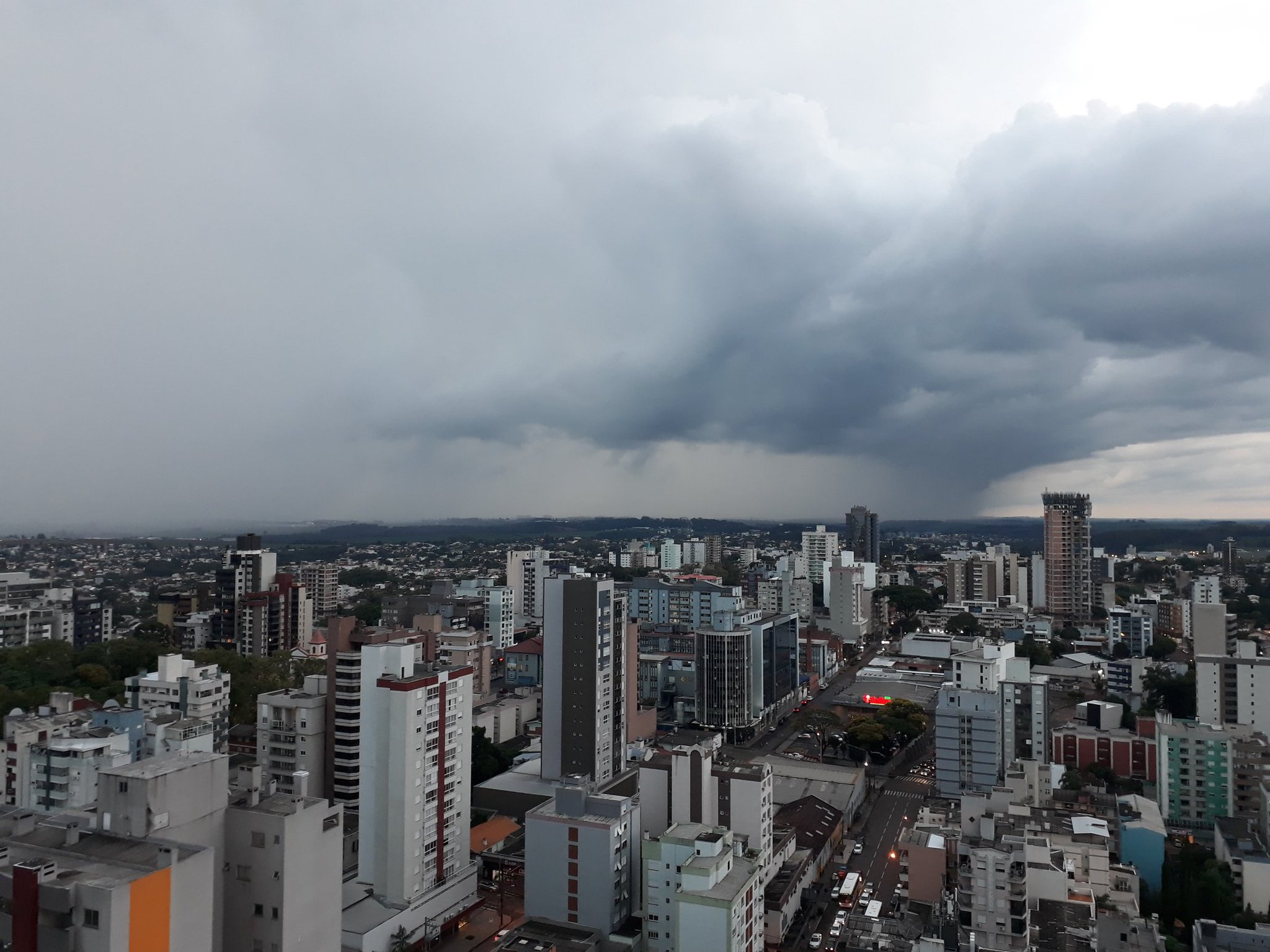 <span class="entry-title-primary">Quais as regiões de maior risco nesta quinta-feira</span> <h2 class="entry-subtitle">Instabilidade persiste no Sul do Brasil e se espera chuva isoladamente forte a intensa </h2>