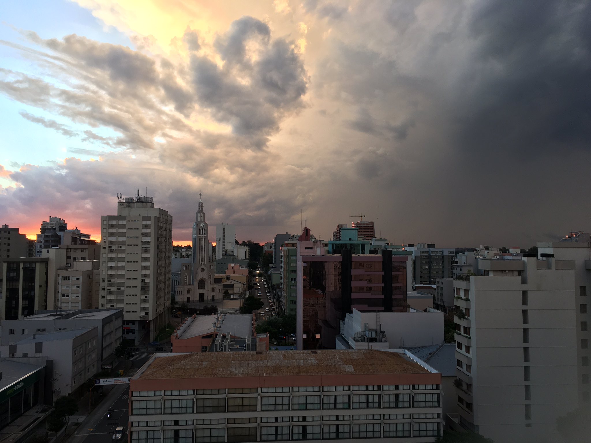 <span class="entry-title-primary">Veja a previsão do tempo para esta terça-feira</span> <h2 class="entry-subtitle">Instabilidade atinge número maior de municípios gaúchos nesta terça da tarde para a noite </h2>