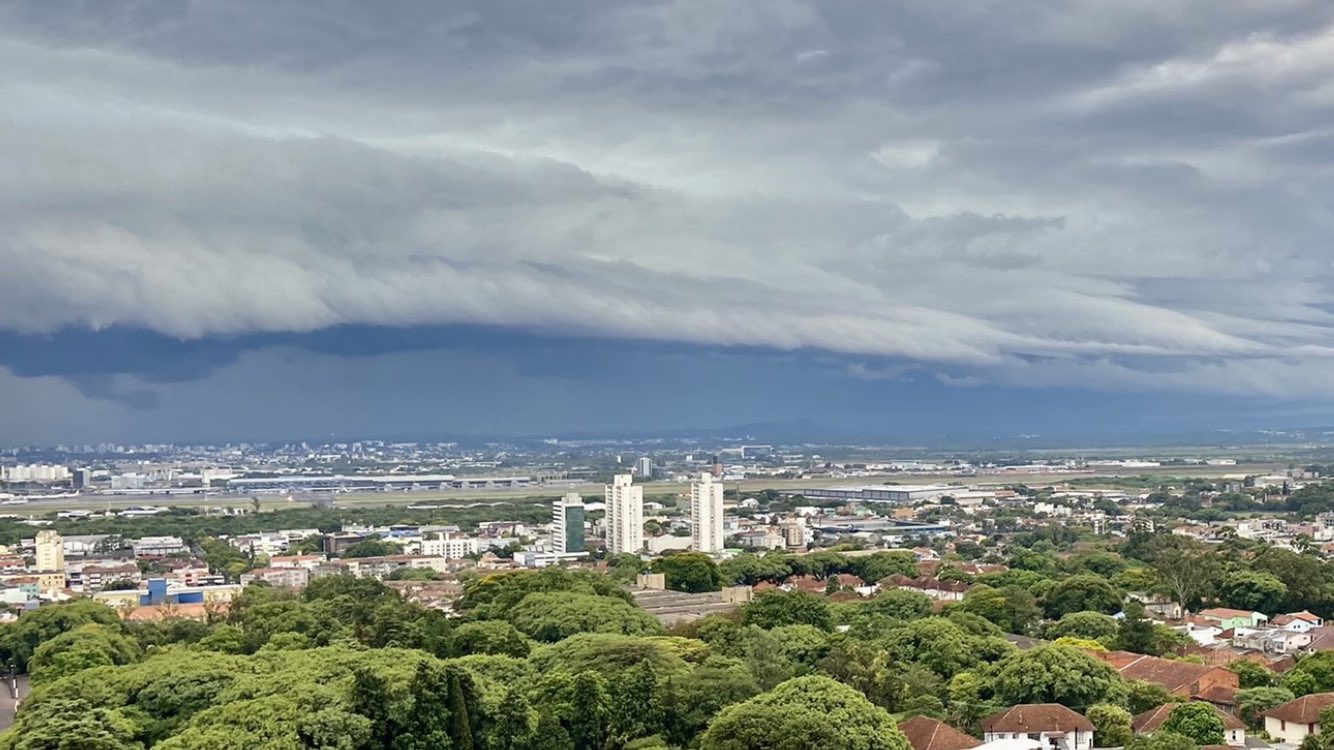 <span class="entry-title-primary">Granizo abre semana muito instável em Porto Alegre</span> <h2 class="entry-subtitle">Chuva será frequente durante a semana na capital gaúcha com risco de temporais </h2>