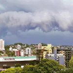 Vendaval e chuva forte na Grande Porto Alegre