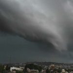 Alto risco de chuva intensa isolada e temporais