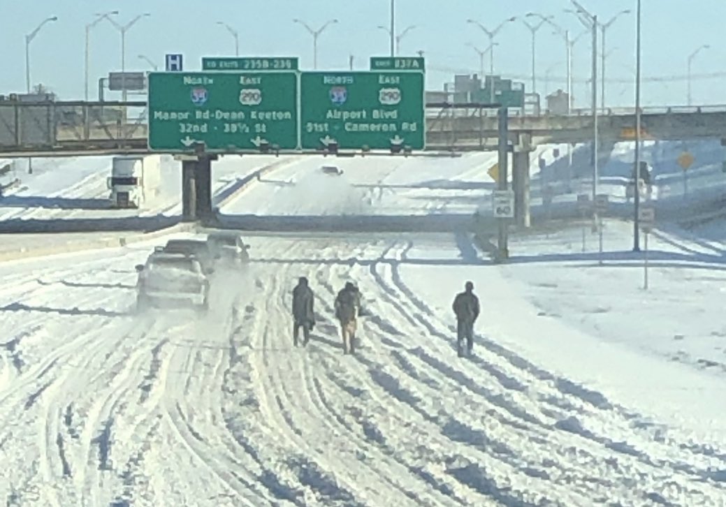 <span class="entry-title-primary">Sem luz, americanos morrem pelo frio em casa</span> <h2 class="entry-subtitle">Colapso energético pelo frio se transforma em desastre no Texas</h2>