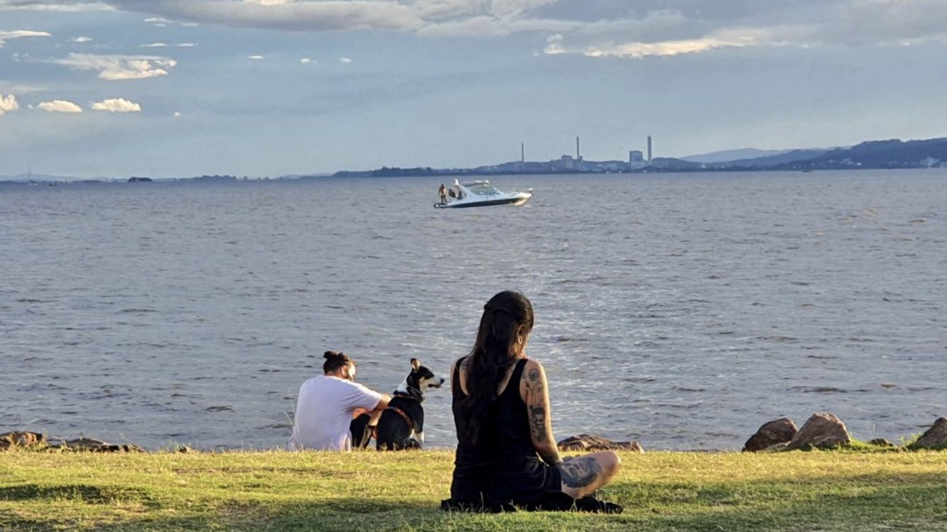 <span class="entry-title-primary">Veja a previsão do tempo para esta quinta-feira</span> <h2 class="entry-subtitle">Sol predomina novamente hoje no Rio Grande do Sul, mas algumas regiões terão chuva isolada </h2>