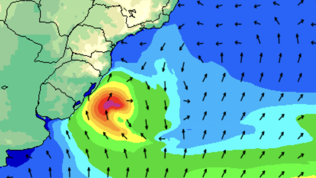 Significativa ressaca do mar e maré de tempestade