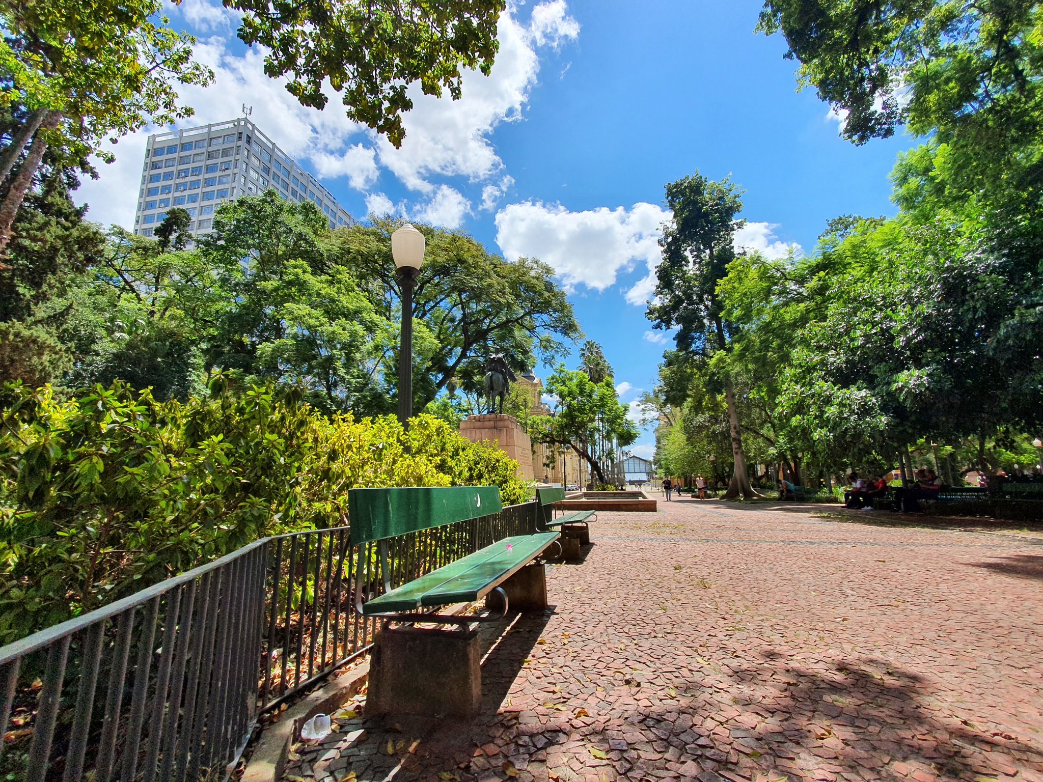 <span class="entry-title-primary">Veja a previsão do tempo para esta sexta-feira</span> <h2 class="entry-subtitle">Tarde será de calor mais uma vez no Rio Grande do Sul </h2>