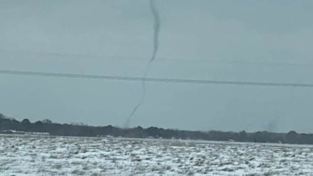 <span class="entry-title-primary">Snownado – Tornado de neve no Texas</span> <h2 class="entry-subtitle">Situação é muito rara e ocorreu sob uma massa de ar polar excepcionalmente intensa e incomum na região </h2>