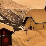 Incríveis imagens de neve marrom na Europa