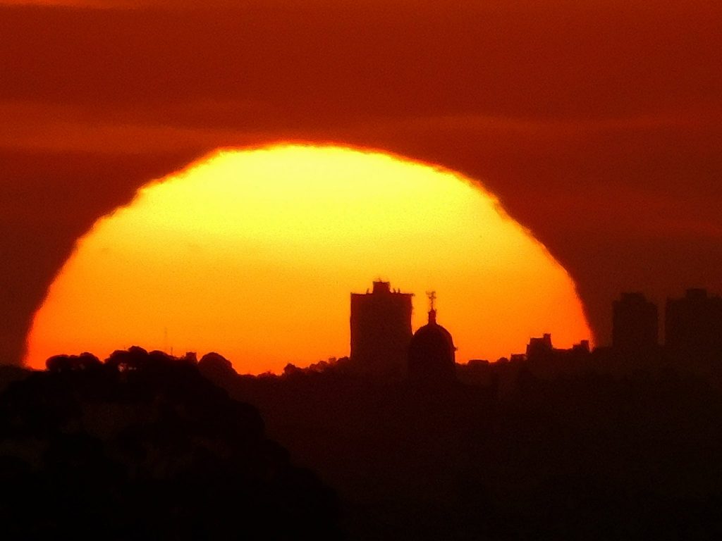 Quinta e sexta com calorão e temporais isolados