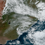 Ciclone na costa traz instabilidade isolada a partir desta terça