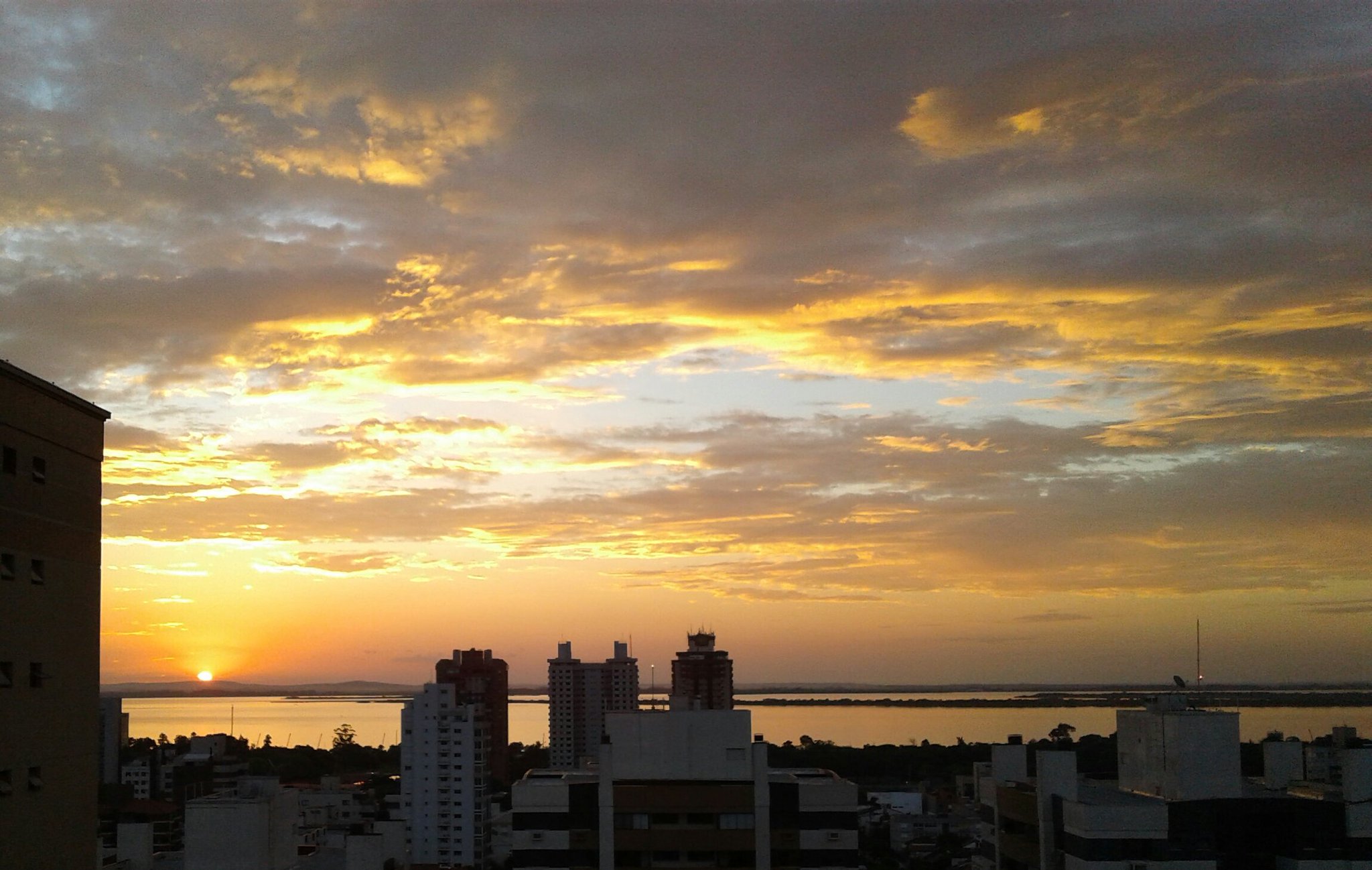 <span class="entry-title-primary">Veja a previsão do tempo para esta quinta-feira (18/3)</span> <h2 class="entry-subtitle">Ar mais ameno chega ao Rio Grande do Sul </h2>