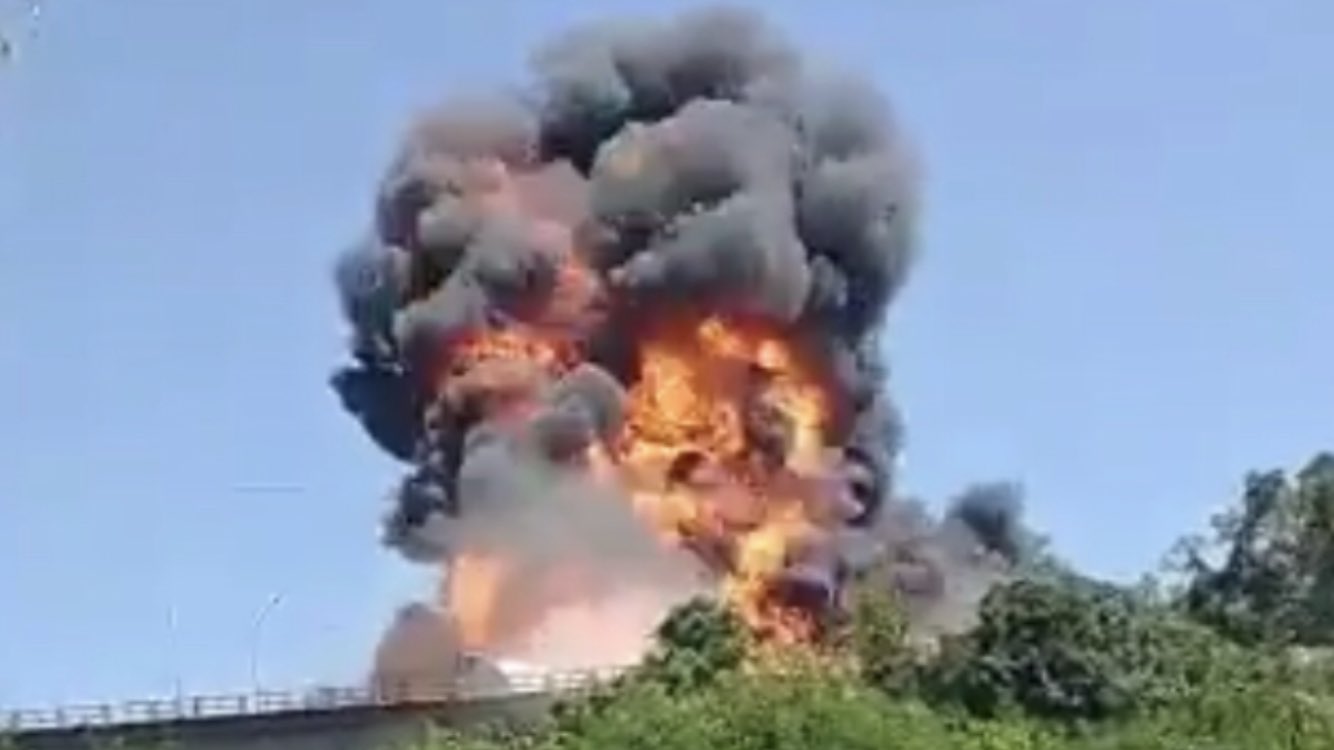 <span class="entry-title-primary">Satélite registra acidente na BR-386 em Estrela</span> <h2 class="entry-subtitle">Caminhão carregado de combustível tombou e explodiu sobre ponte no Vale do Taquari </h2>