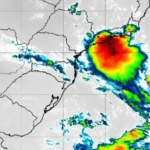 Aglomerado de tempestades na costa atinge o Sudeste do Brasil