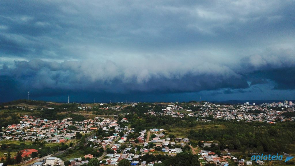 Outono começa com chuva e temporais no Estado