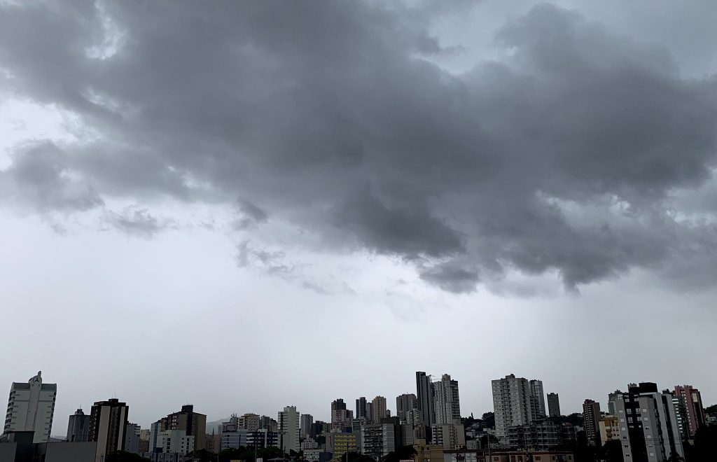 Veja a previsão do tempo para esta terça-feira (23/3)
