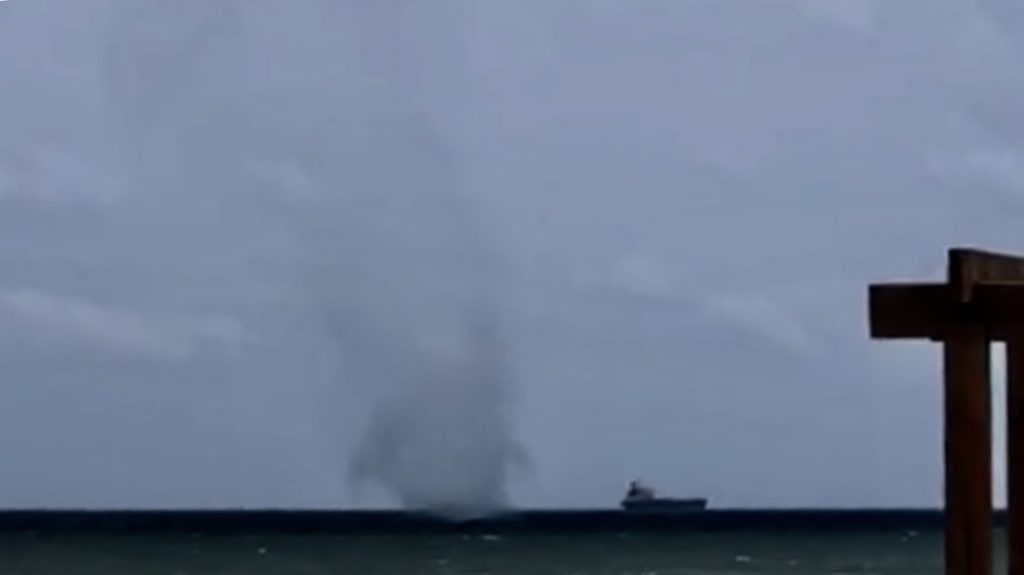 Tornado e nuvens funis em Imbé e Tramandaí