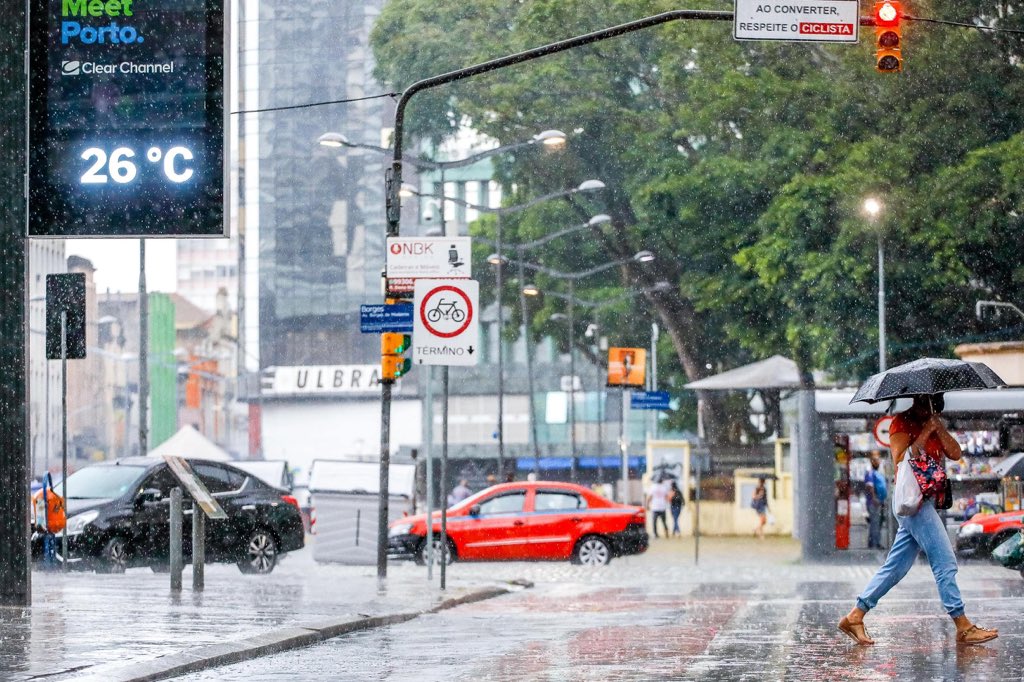 <span class="entry-title-primary">O que esperar da volta da chuva ao Sul do Brasil</span> <h2 class="entry-subtitle">Chuva alcança o Rio Grande do Sul, Santa Catarina e o Paraná neste fim de semana. Saiba o que esperar da chuva com os meteorologistas da MetSul. </h2>